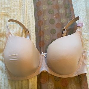 Cacique 38F Lightly Lined Balconette Bra
